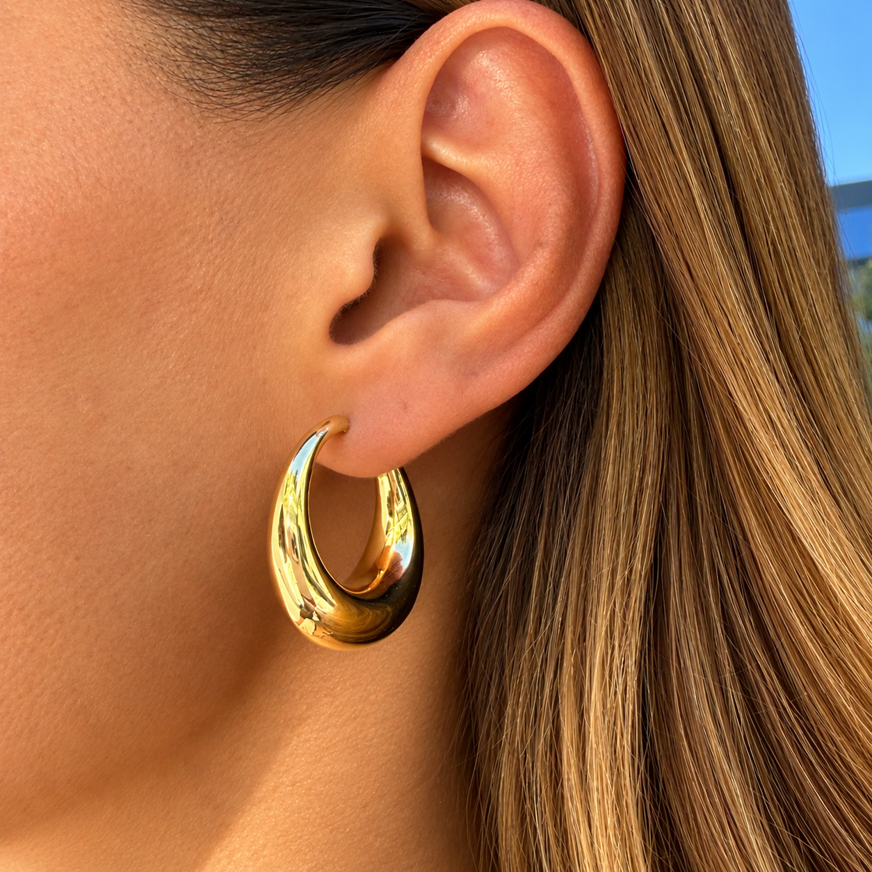 Shylee Rose 14k Yellow Gold Graduated Puff Hoops