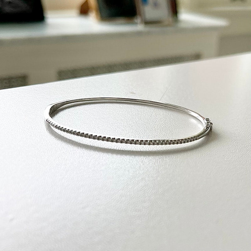 14k White Gold and Round Diamond Bangle