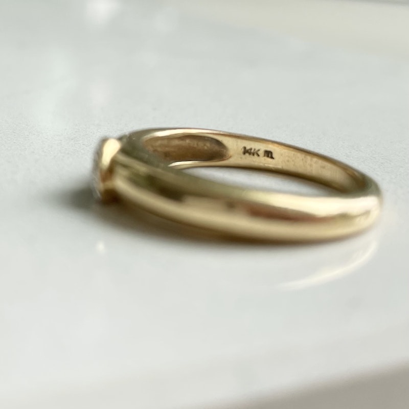 14k Yellow Gold Round Diamond Heart Tube Ring