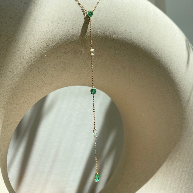 18k Yellow Gold Diamond and Emerald Lariat Necklace