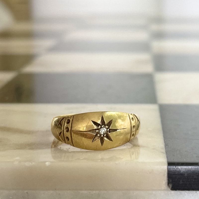 18k Yellow Gold Mini Diamond Starburst Band Ring