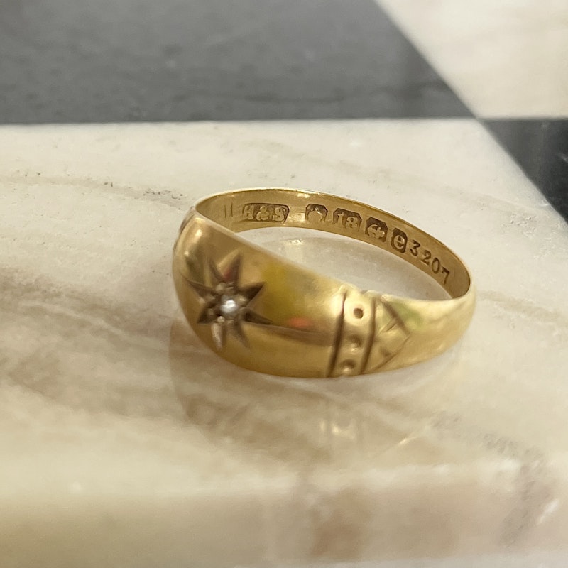 18k Yellow Gold Mini Diamond Starburst Band Ring