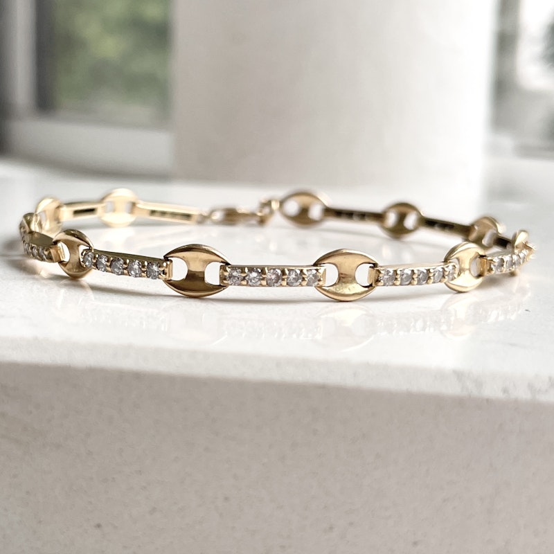 18k Yellow Gold and Diamond Mariner Link Bracelet