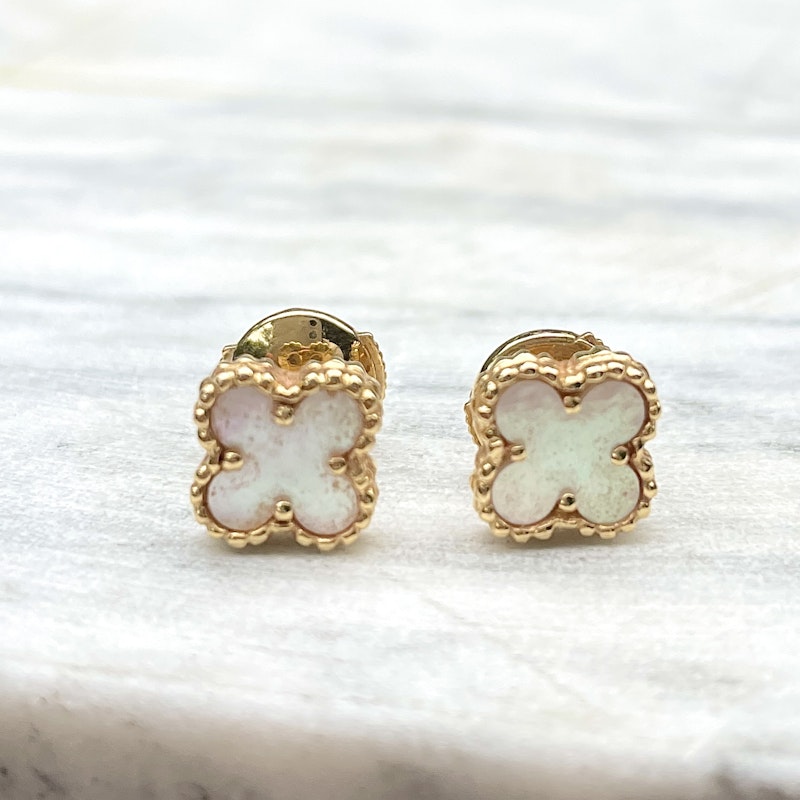 Van Cleef & Arpels Mother of Pearl Sweet Alhambra Earstuds