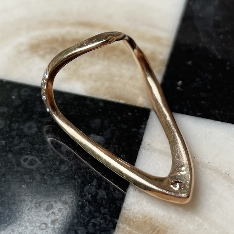 18k Rose Diamond V Ring