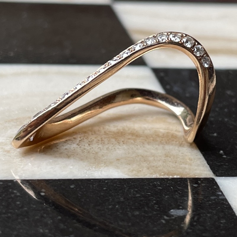 18k Rose Diamond V Ring