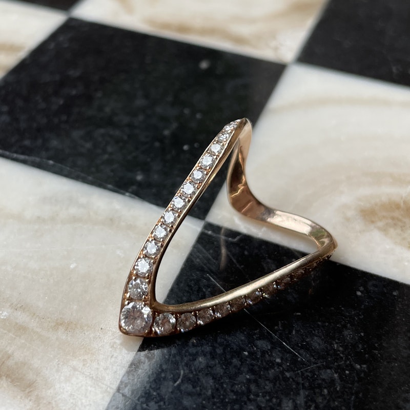 18k Rose Diamond V Ring