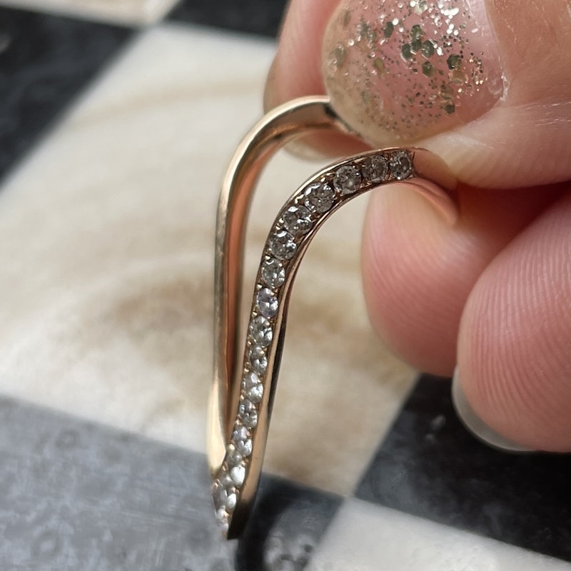 18k Rose Diamond V Ring