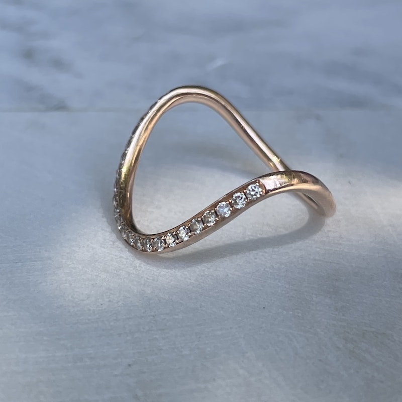 14k Rose Gold Curved Páve Diamond Ring