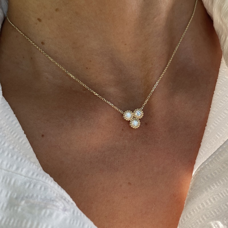 Idyl 14k Yellow Gold Cleo Diamond Necklace