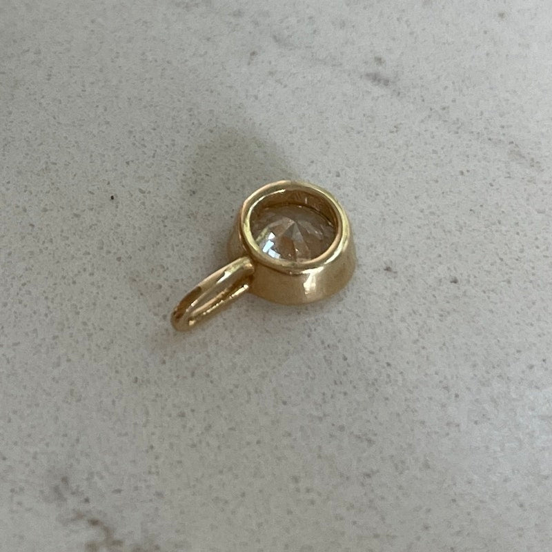 Idyl 14k Yellow Gold Solo V Diamond Bezel Charm