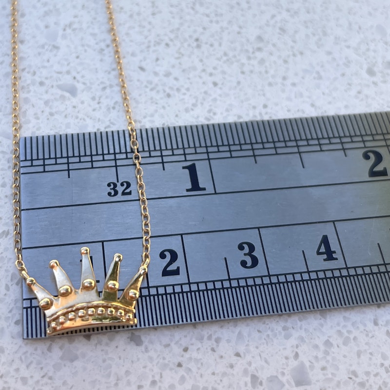Alison Lou 14k Yellow Gold Queen Necklace