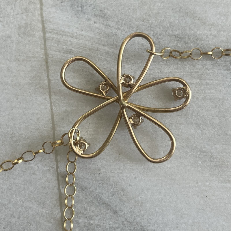 18k Yellow Gold Tahitian Pearl Flower Lariat Necklace