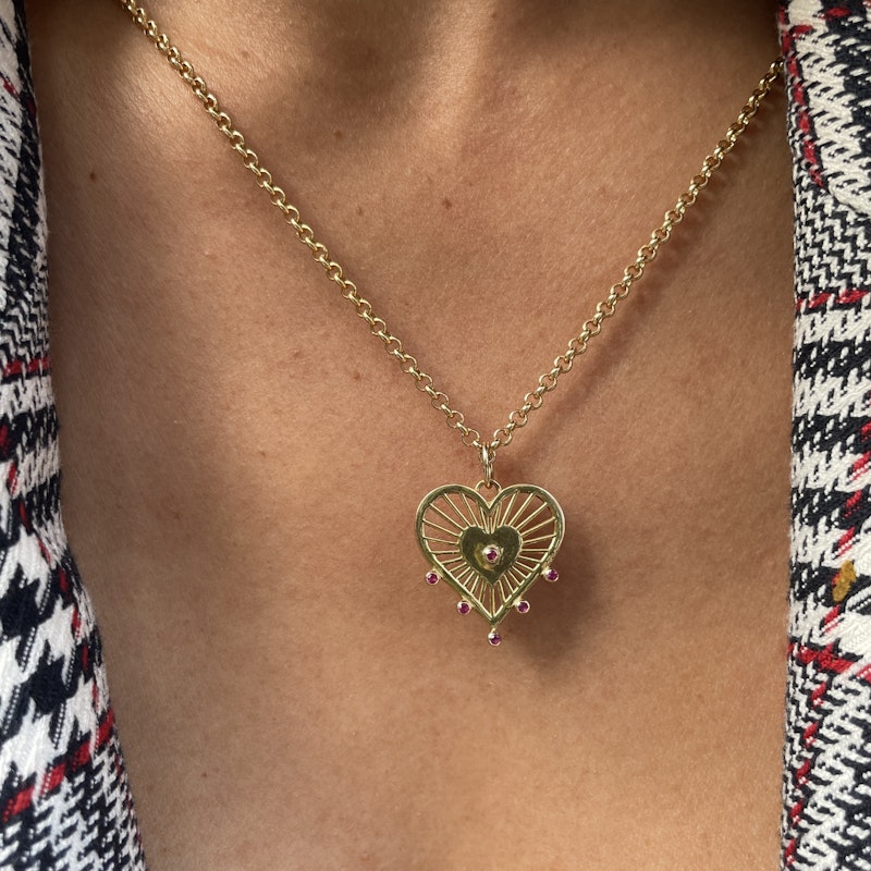 La Muse Gems 14k Yellow Gold and Cabochon Ruby Heart Charm