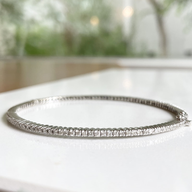 18k White Gold Eternity Diamond Bangle Bracelet