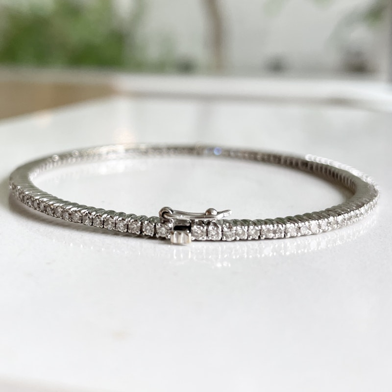 18k White Gold Eternity Diamond Bangle Bracelet