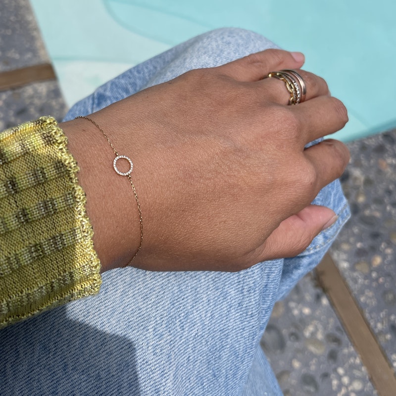18k Yellow Gold Pavé Diamond Circle Disc Bracelet