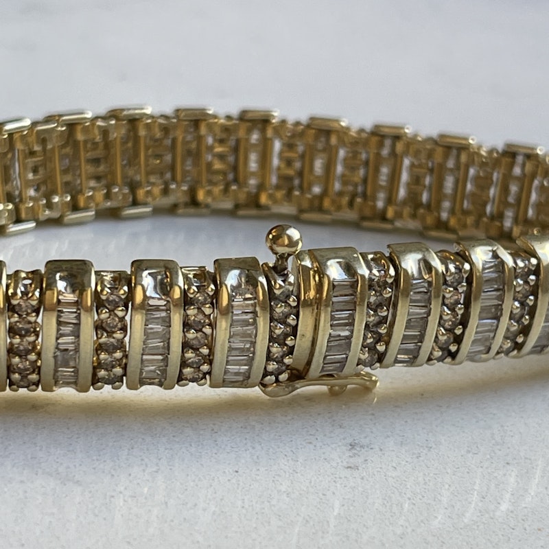 14k Baguette and Round Brilliant Cut Diamond Line Bracelet