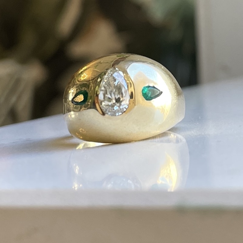 14k Yellow Gold Pear Shaped Diamond+Emerald Dome Ring