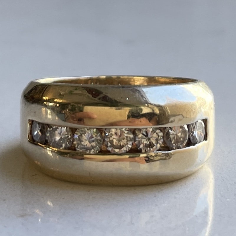 14k Yellow Gold 7 Round Brilliant Cut Diamond Ring, size 8