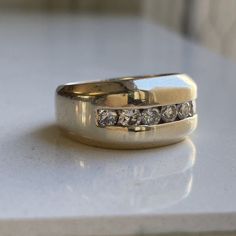 14k Yellow Gold 7 Round Brilliant Cut Diamond Ring, size 8