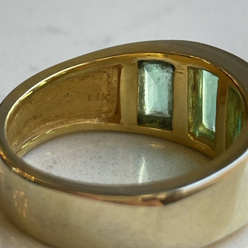 14k Yellow Gold 3 Emerald Tapered Ring, size 8