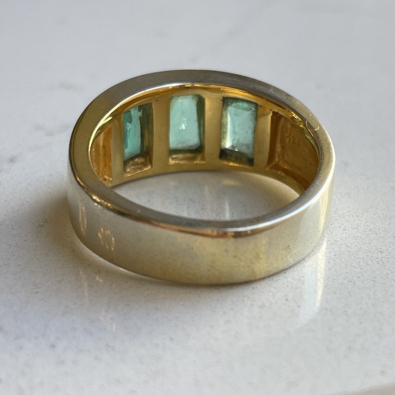 14k Yellow Gold 3 Emerald Tapered Ring, size 8