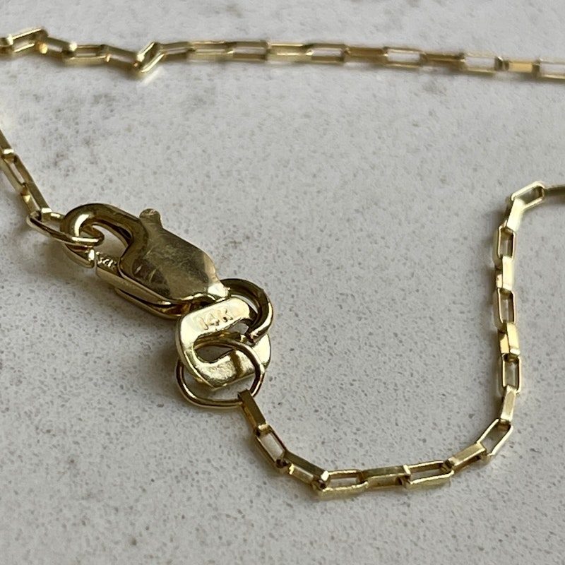 14k Yellow Gold Paperclip Chain and Emerald Flower Anklet