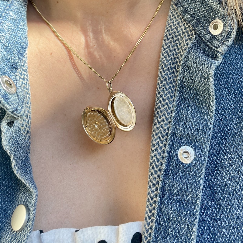 Vintage 14k Yellow Gold Round Photo Locket Charm
