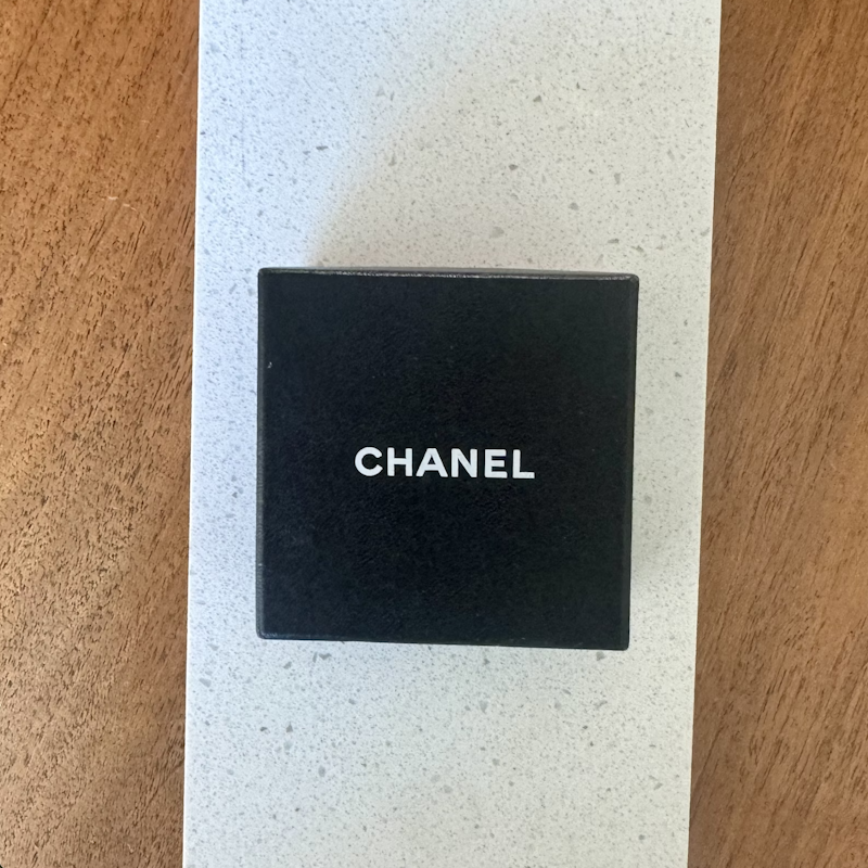 Chanel Vintage 31 Rue Cambon Gold Tag CC Clip Earring