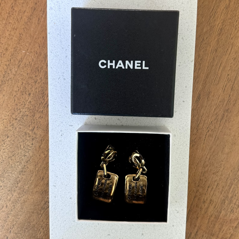 Chanel Vintage 31 Rue Cambon Gold Tag CC Clip Earring