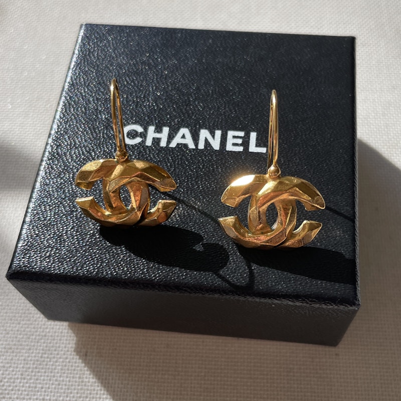 Vintage Chanel CC Gold Wire Hook Earrings