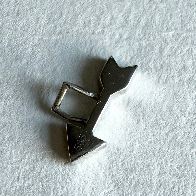 Robinson Pelham Arrow EarWish White Gold (right)