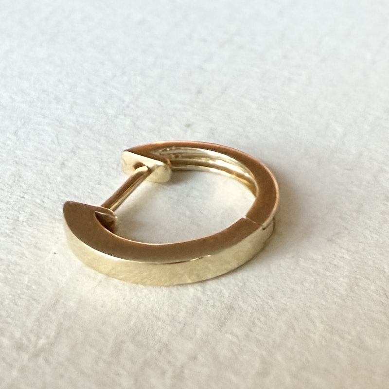 Robinson Pelham Single Orb Hoop Yellow Gold