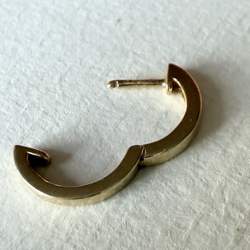 Robinson Pelham Single Orb Hoop Yellow Gold