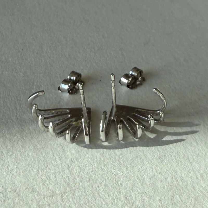 Shy Creation 14k White Gold Six Burst Cuff Huggie Earrings