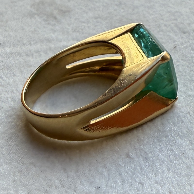 Vintage 18k Yellow Gold Emerald Cut Emerald Ring