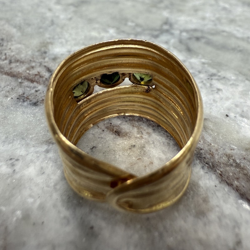 Vintage 18k Yellow Gold Ribbed Green Tourmaline Cigar Band