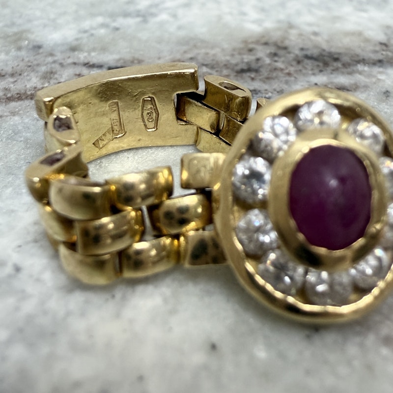 Vintage 18k Yellow Gold Ruby Cabochon Panther Link Ring