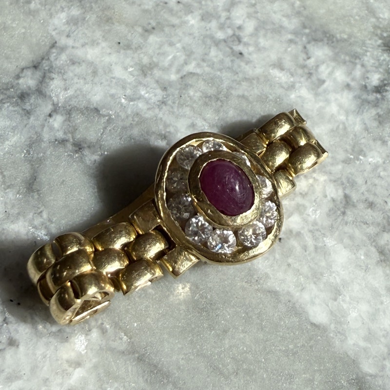 Vintage 18k Yellow Gold Ruby Cabochon Panther Link Ring