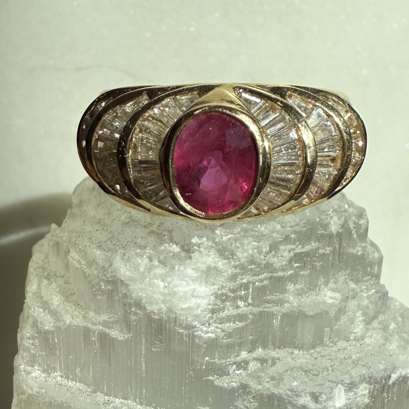 14k Yellow Gold Oval Ruby Diamond Ring