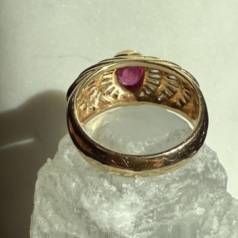 14k Yellow Gold Oval Ruby Diamond Ring