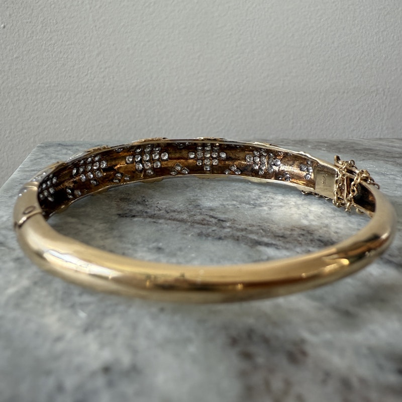 14k Two-Tone Diamond Crisscross Pavé Hinged Bangle