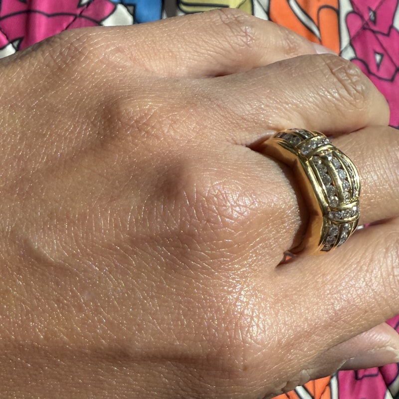 18k Yellow Gold Contoured Diamond RIng