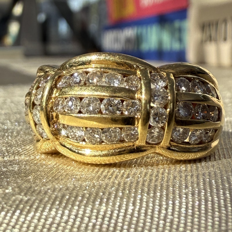 18k Yellow Gold Contoured Diamond RIng