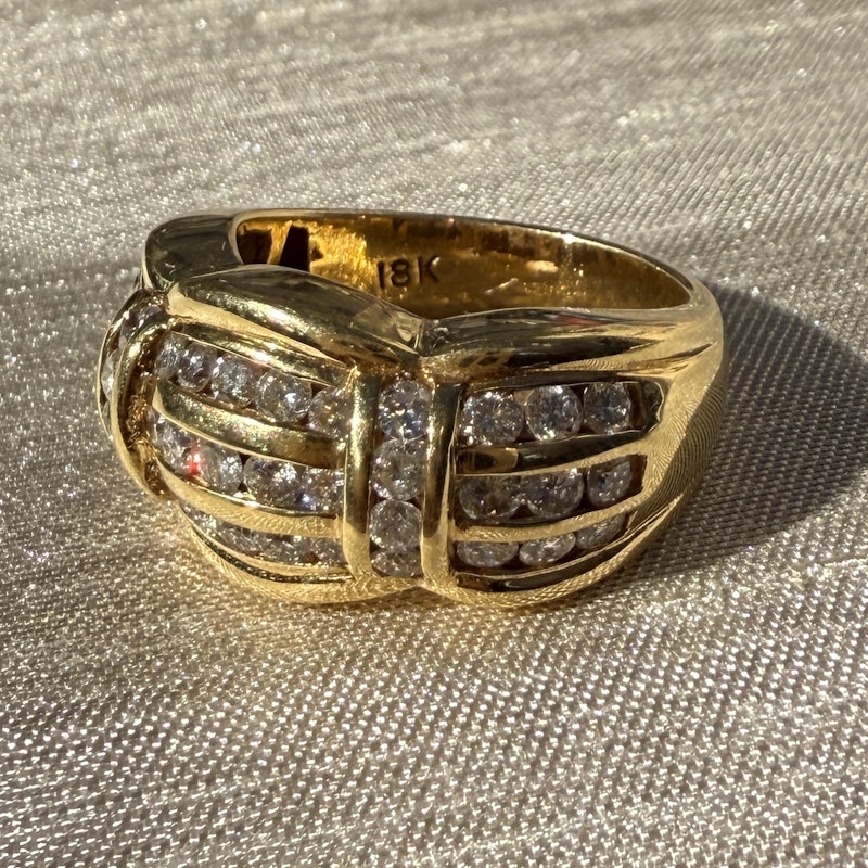 18k Yellow Gold Contoured Diamond RIng