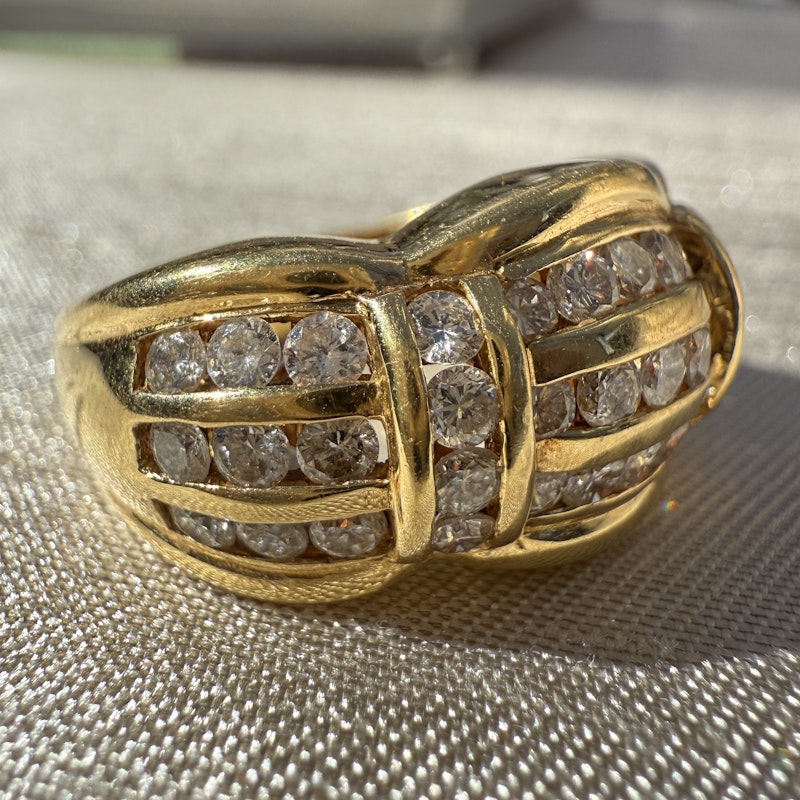 18k Yellow Gold Contoured Diamond RIng