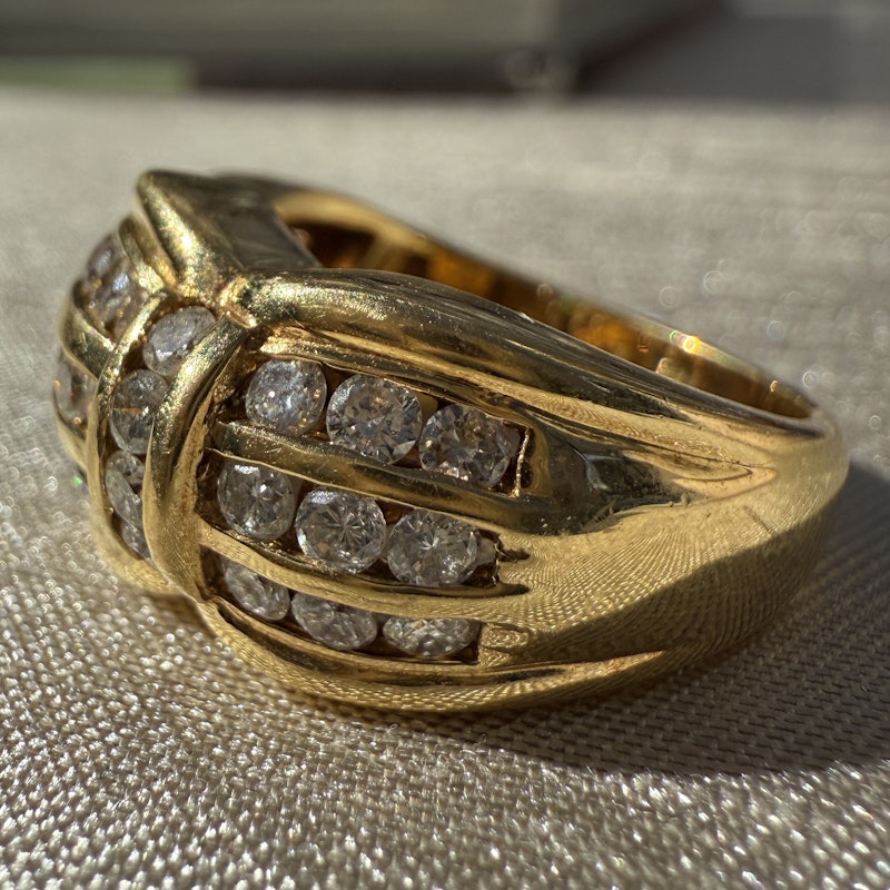 18k Yellow Gold Contoured Diamond RIng