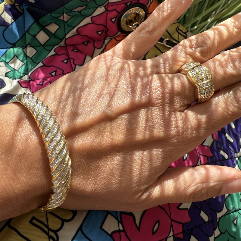 18k Yellow Gold Contoured Diamond RIng