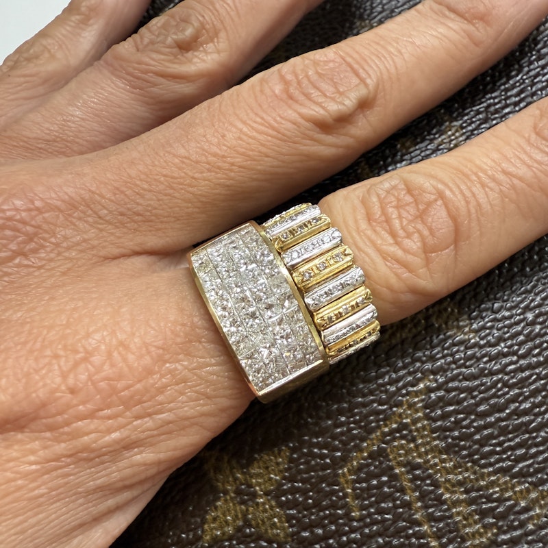 18k Two Tone Gold Diamond Fluted Ribbed Ring